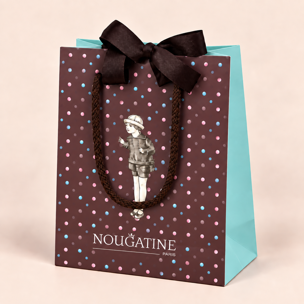Face marron du sac cadeau Nougatine Paris